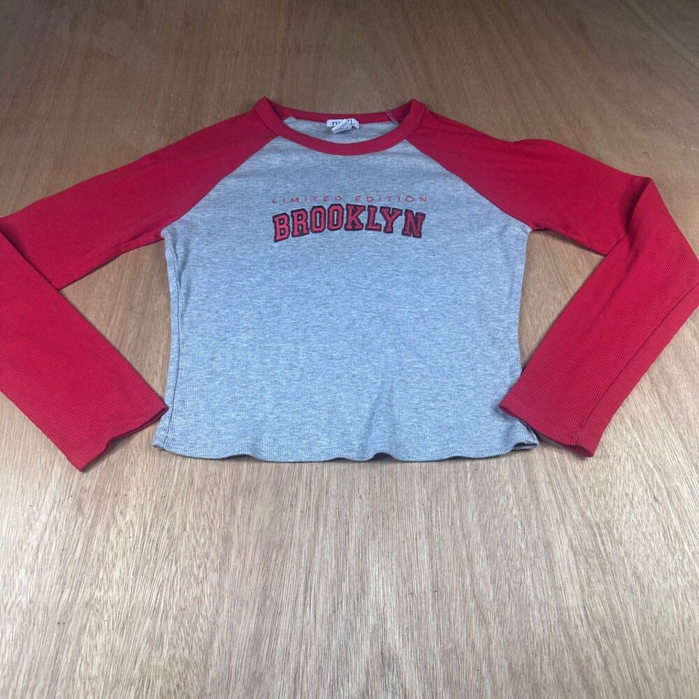Rue21 Brooklyn Limited Edition Raglan Crop Top Women's M Red Gray Long Sleeve